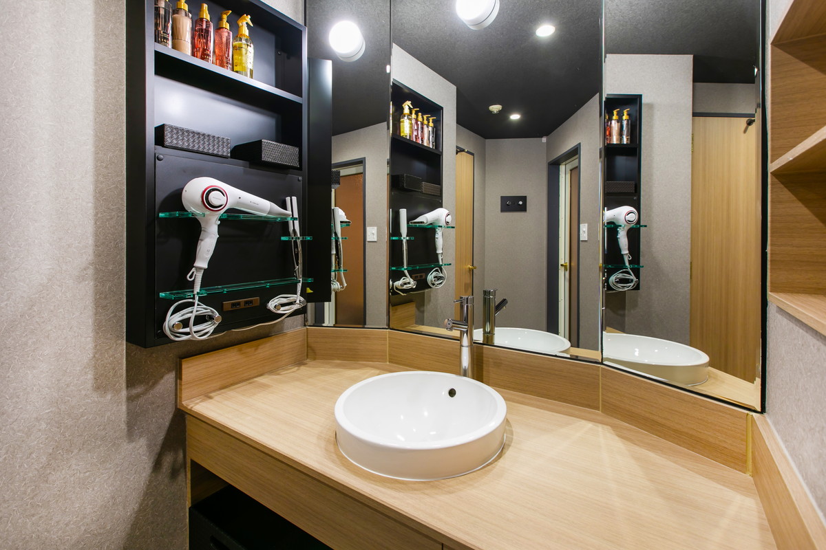 images/705e.jpg